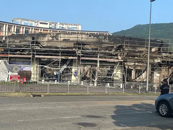 Incendie de la Rotonde à l'entrée de Meylan