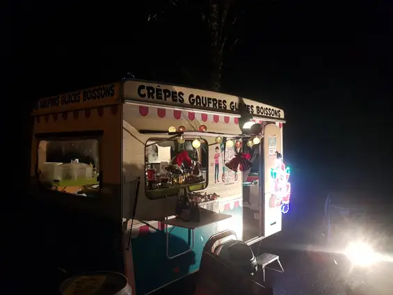 Marché de Noël 2021 sur la place de la Mairie de Meylan