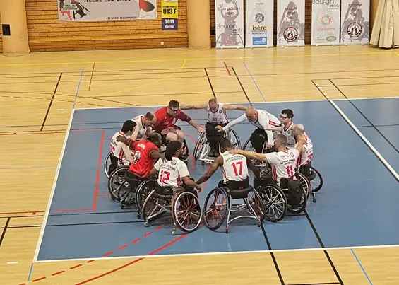 Retour sur la victoire sur le fil du Meylan Grenoble Handibasket face à Meaux 2, ce samedi après-midi au gymnase du Charlaix. Un match intense jusqu’à la dernière minute !