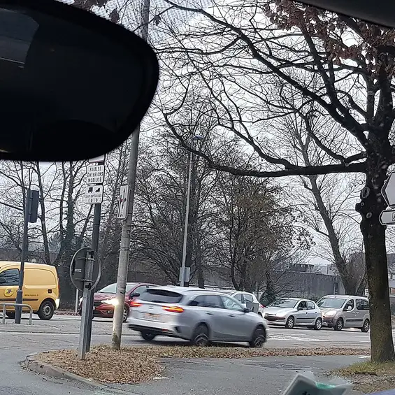 Problѐme de circulation locale et de transit sur Meylan : Chemin du Vieux Chêne